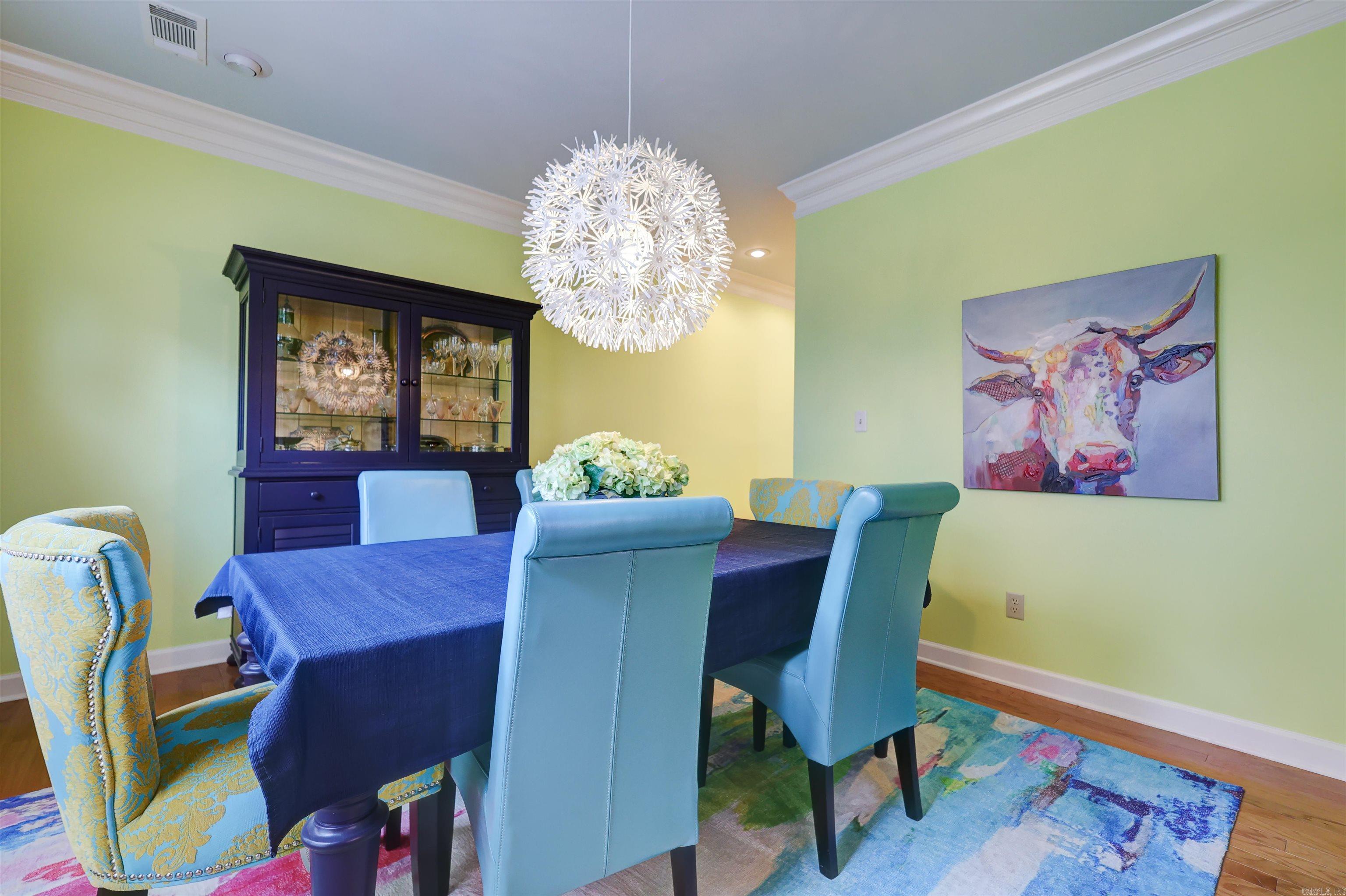 Montagne Court - Residential