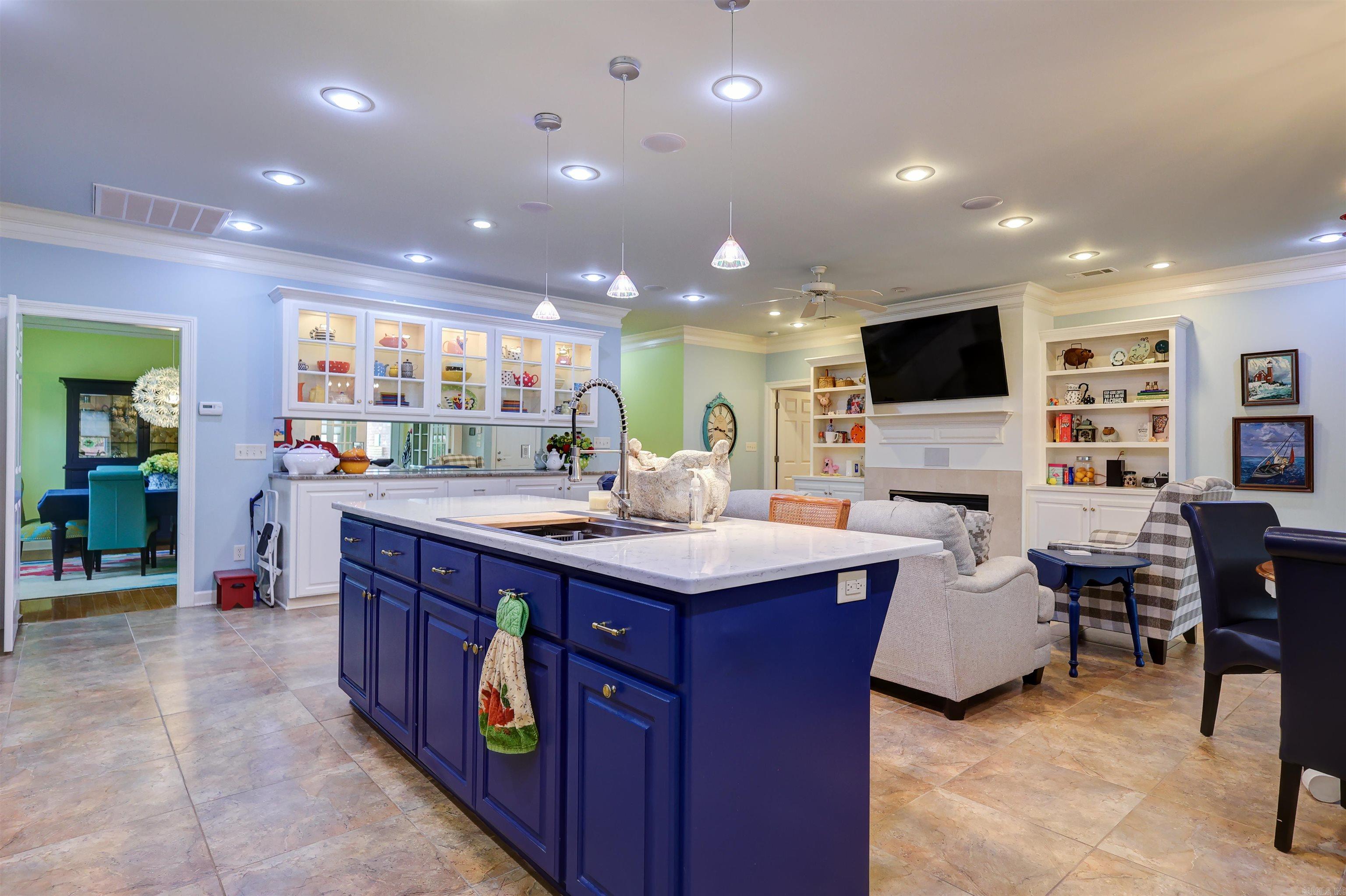 Montagne Court - Residential