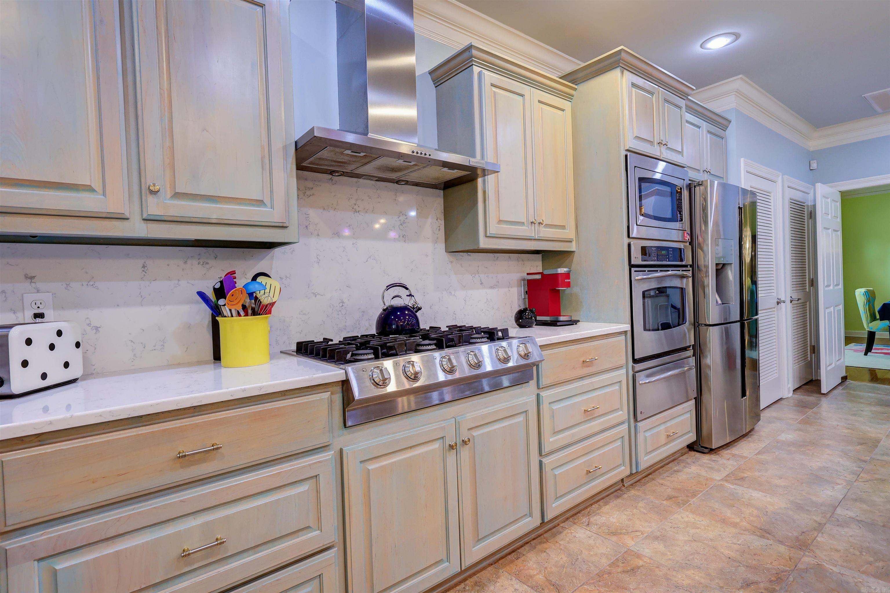 Montagne Court - Residential