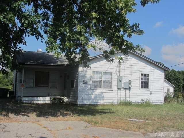 Great investment opportunity in North Little Rock. Property needs a full rehab and is sold AS-IS. Quiet Title has been completed.