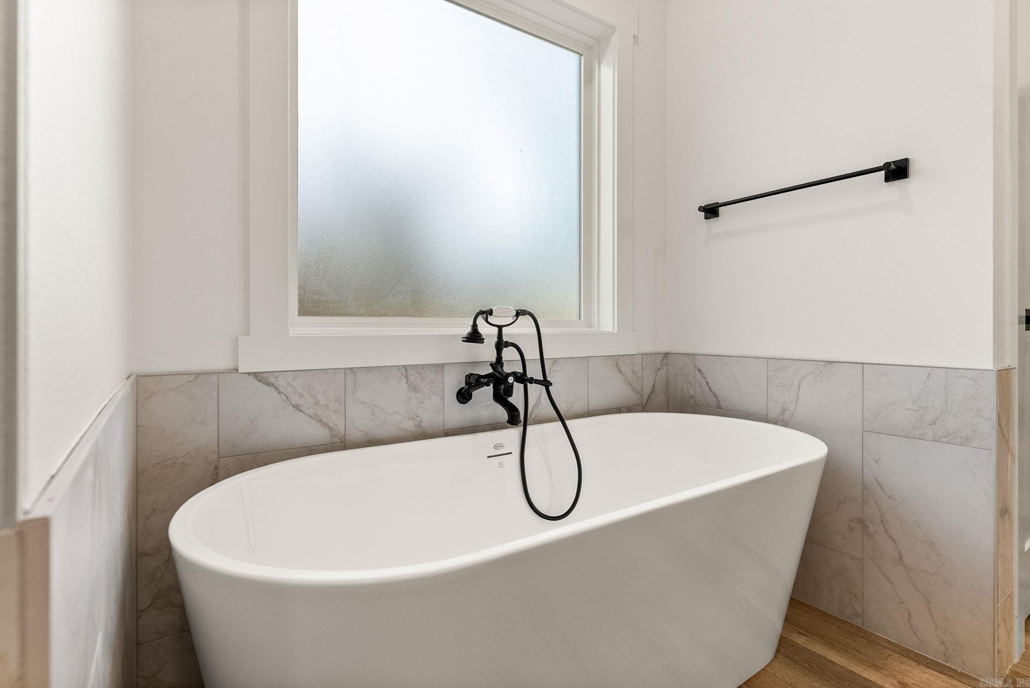 CRYSTAL BROOKE SHORES - Residential