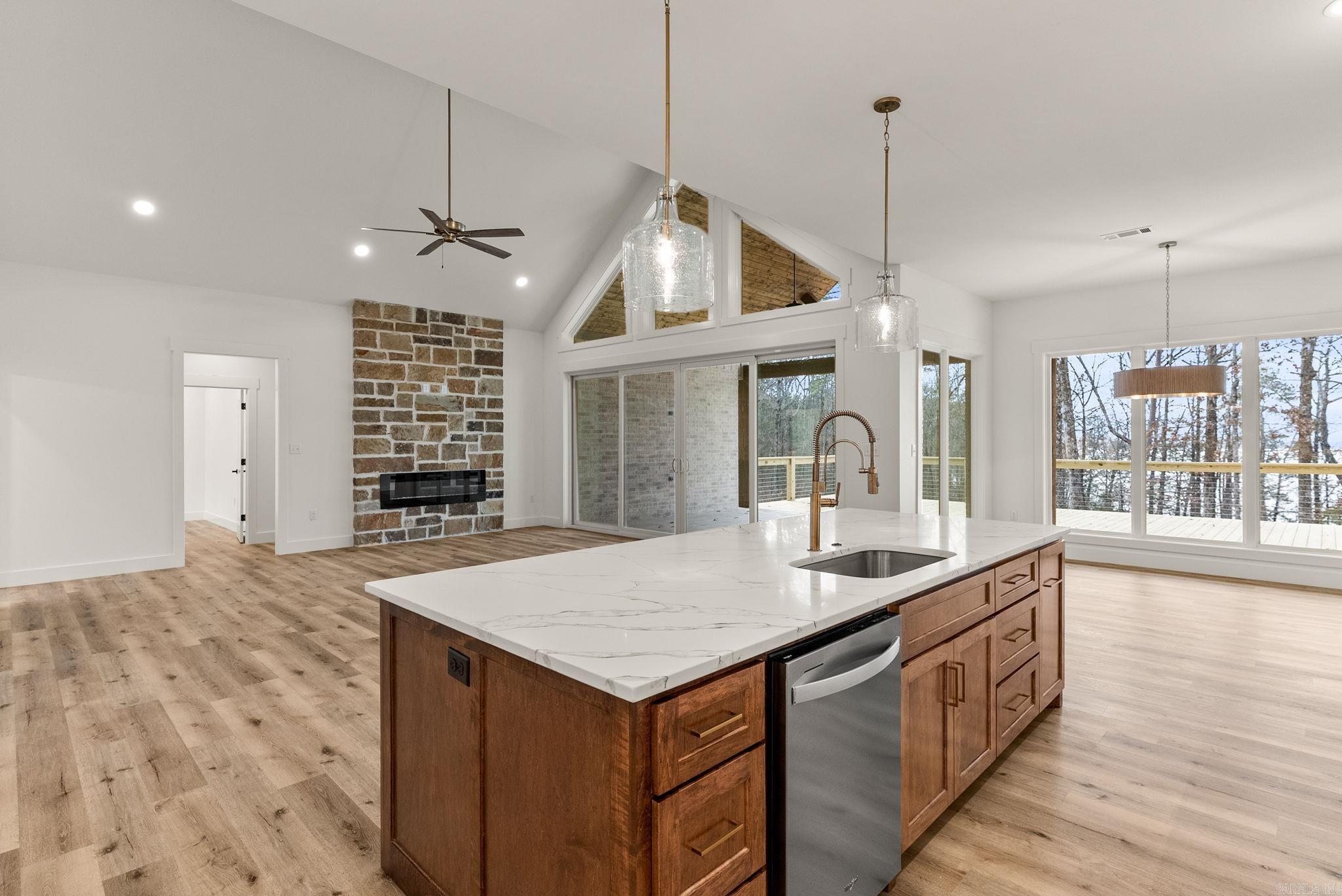 CRYSTAL BROOKE SHORES - Residential