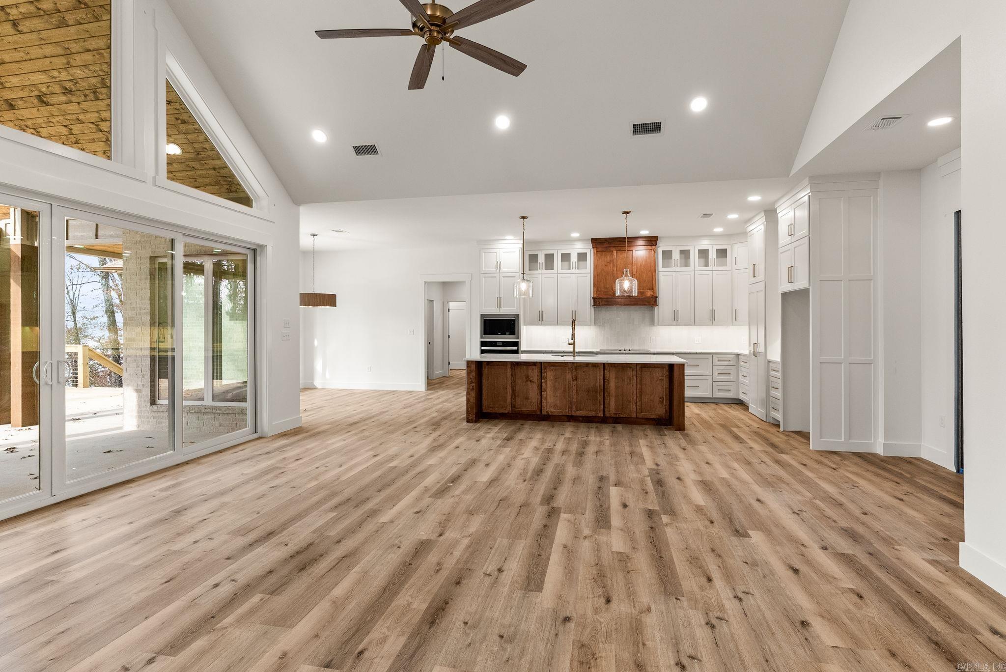 CRYSTAL BROOKE SHORES - Residential