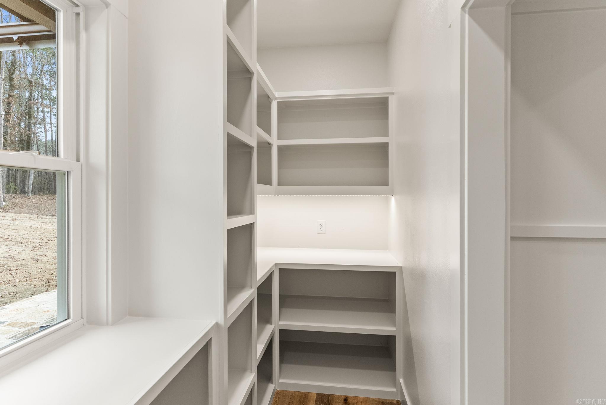 CRYSTAL BROOKE SHORES - Residential