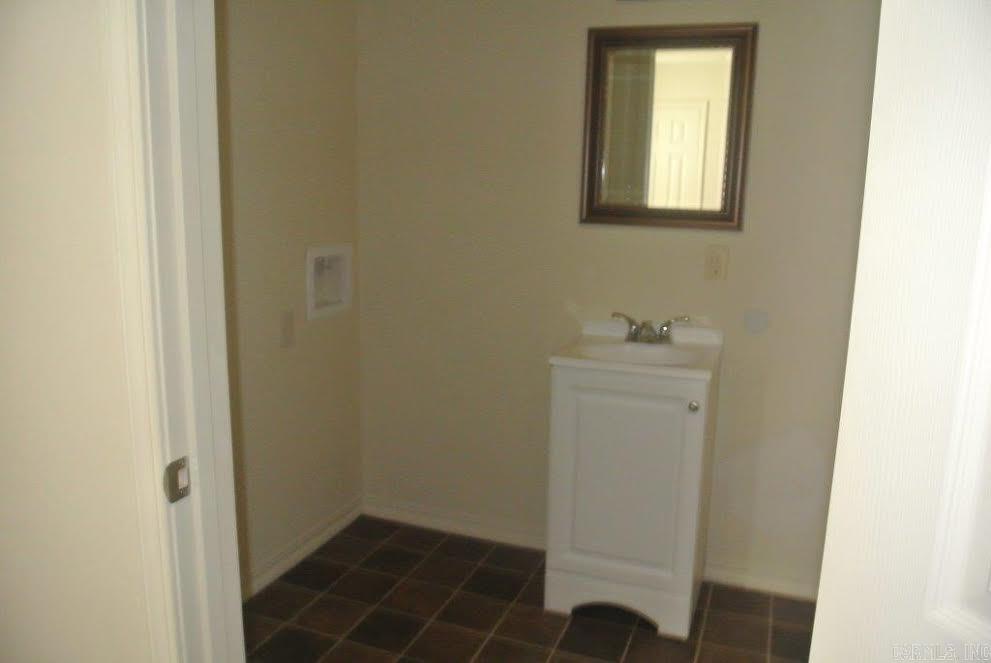 Le Bette Manor - Residential Lease