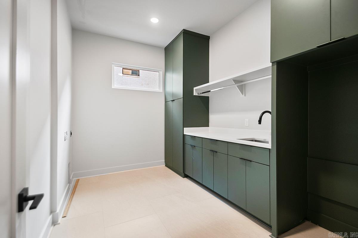 CHENAL VALLEY ABINGTON COURT - Residential