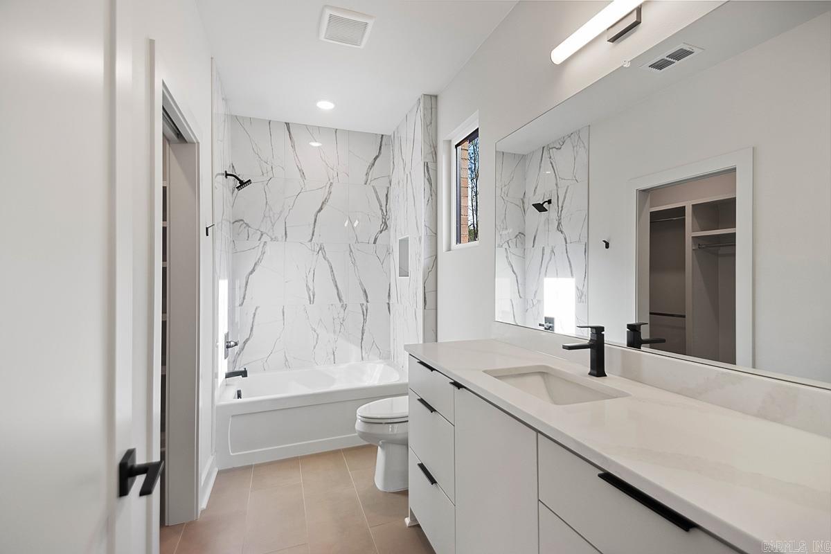 CHENAL VALLEY ABINGTON COURT - Residential