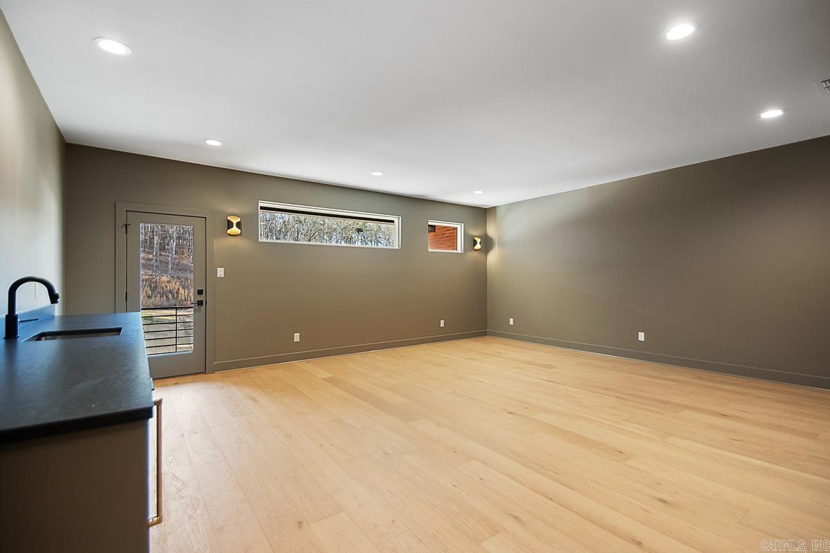 CHENAL VALLEY ABINGTON COURT - Residential