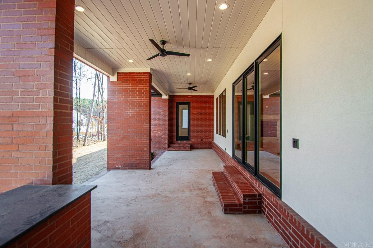 CHENAL VALLEY ABINGTON COURT - Residential