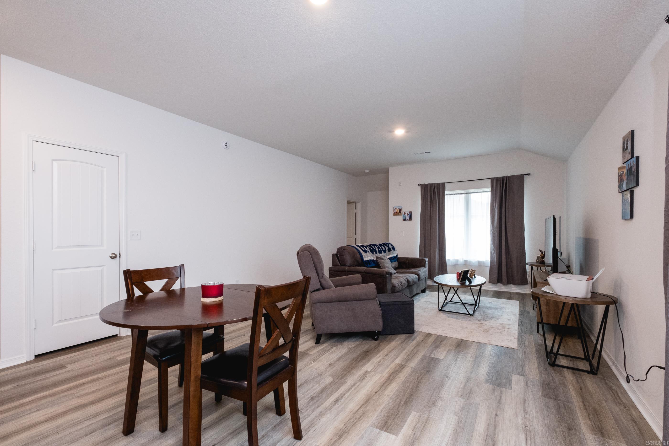 WHITE OAK CROSSING - Residential