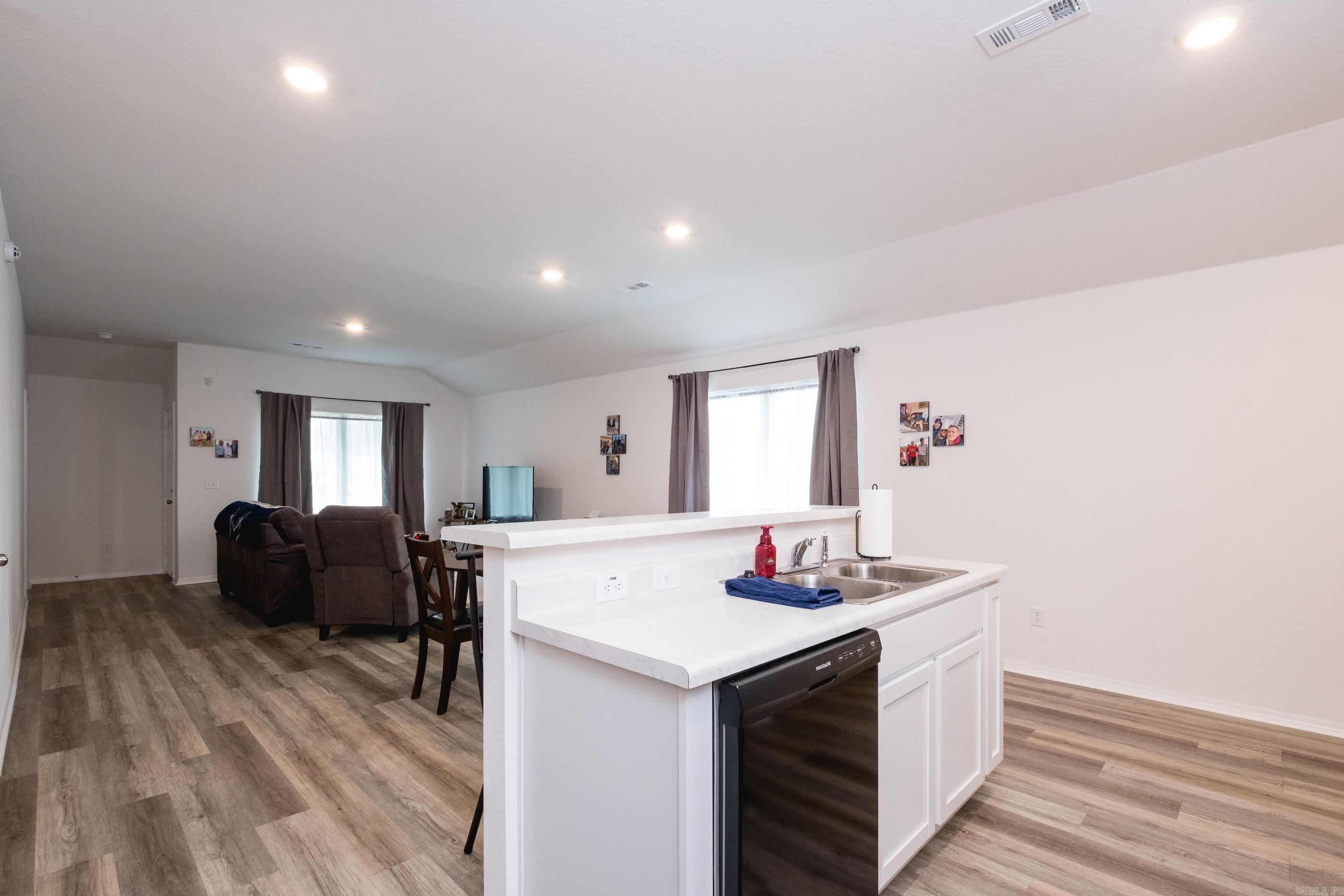 WHITE OAK CROSSING - Residential