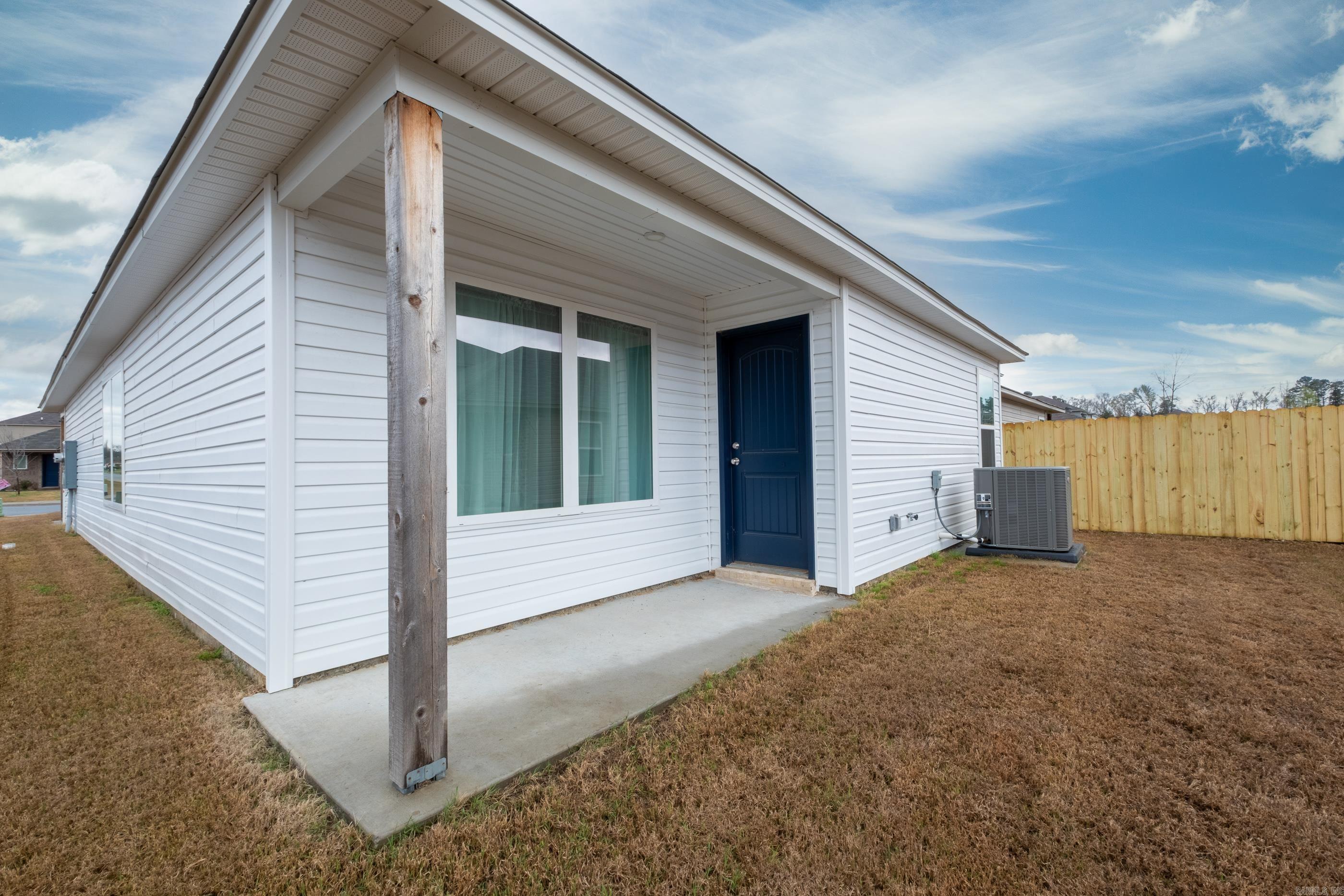 WHITE OAK CROSSING - Residential