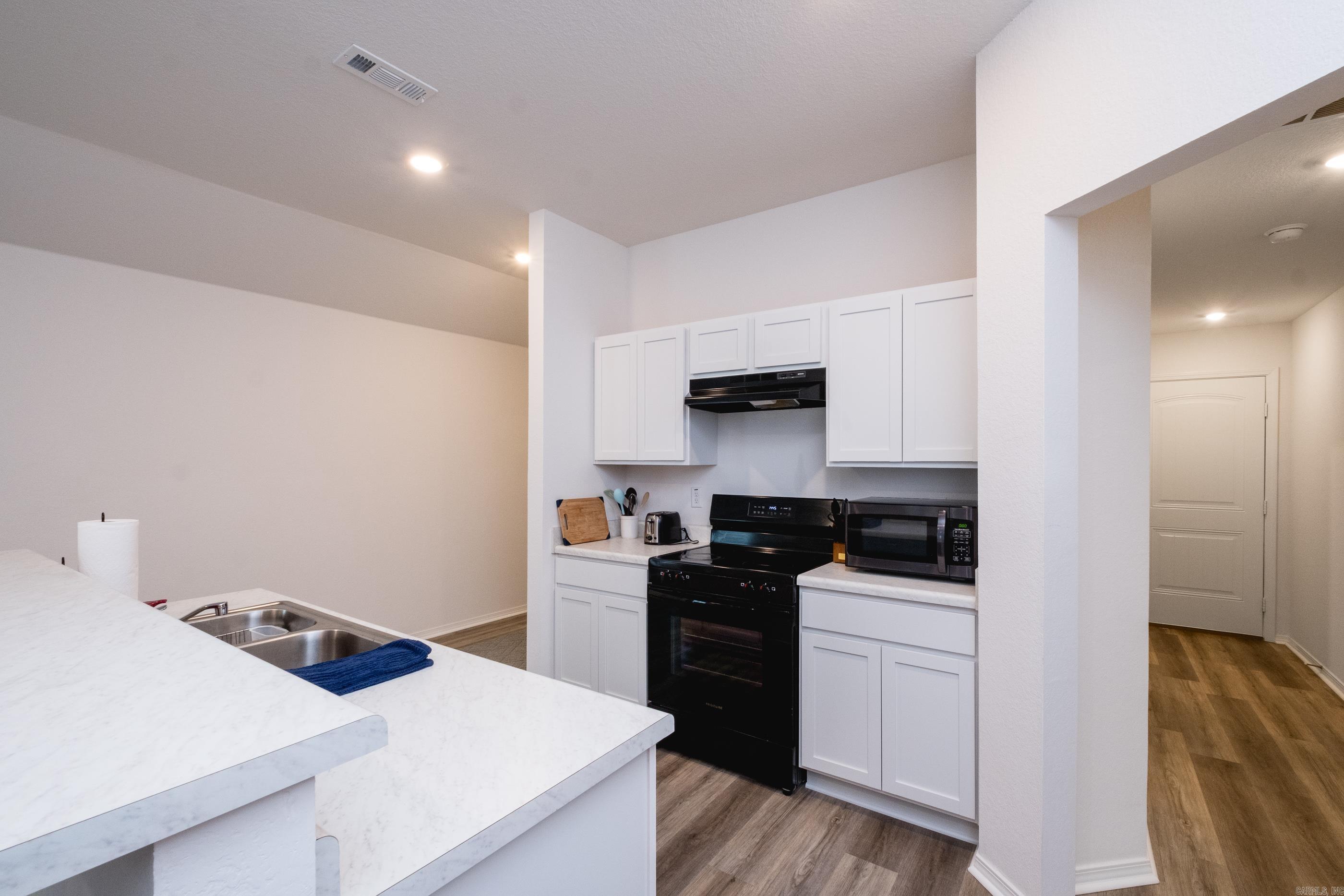 WHITE OAK CROSSING - Residential