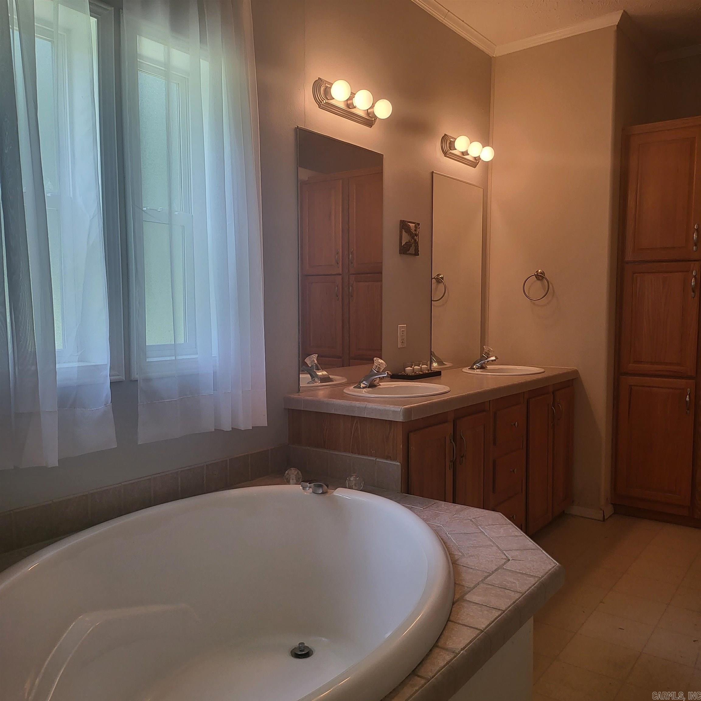 UNPLATTED ACREAGE - Residential