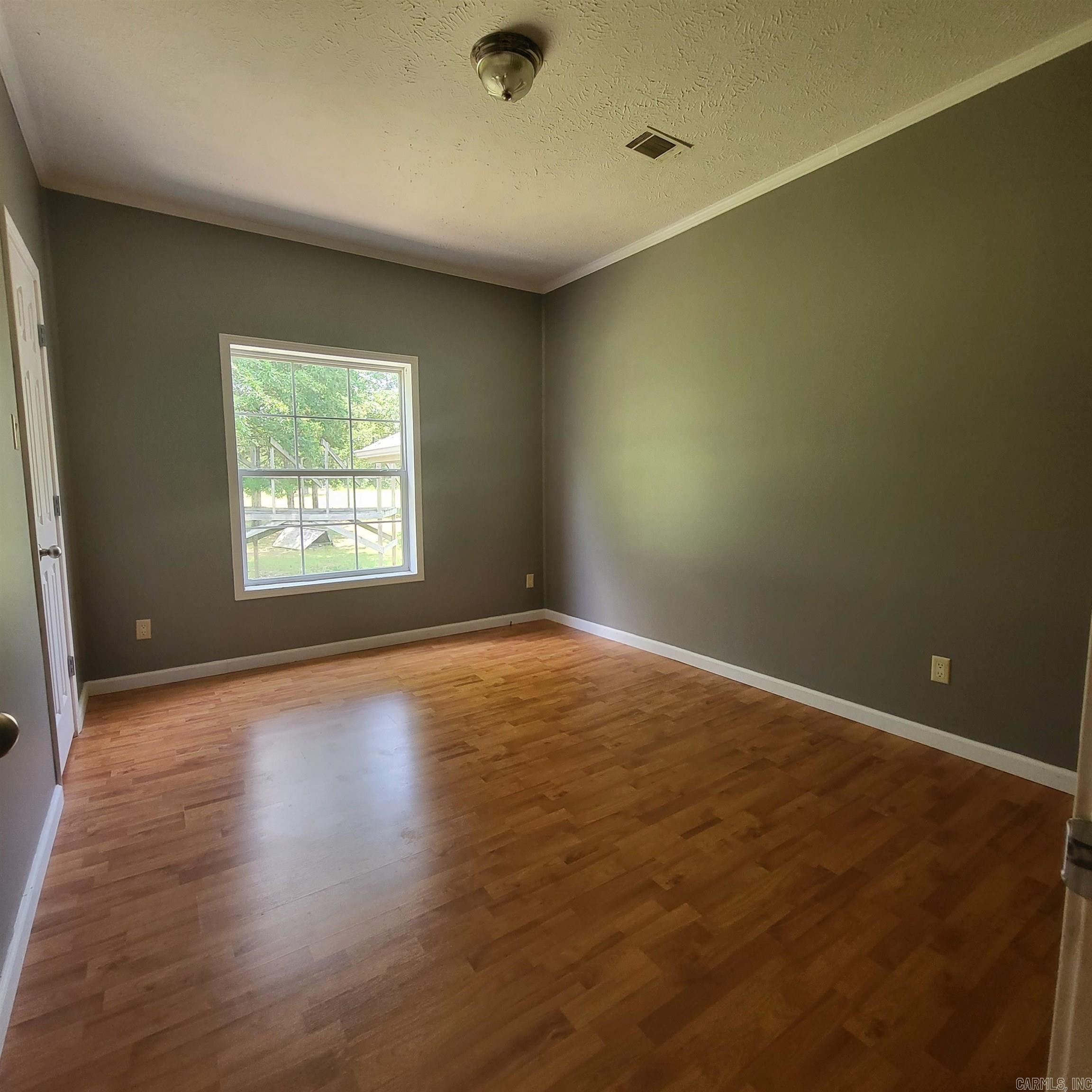 UNPLATTED ACREAGE - Residential