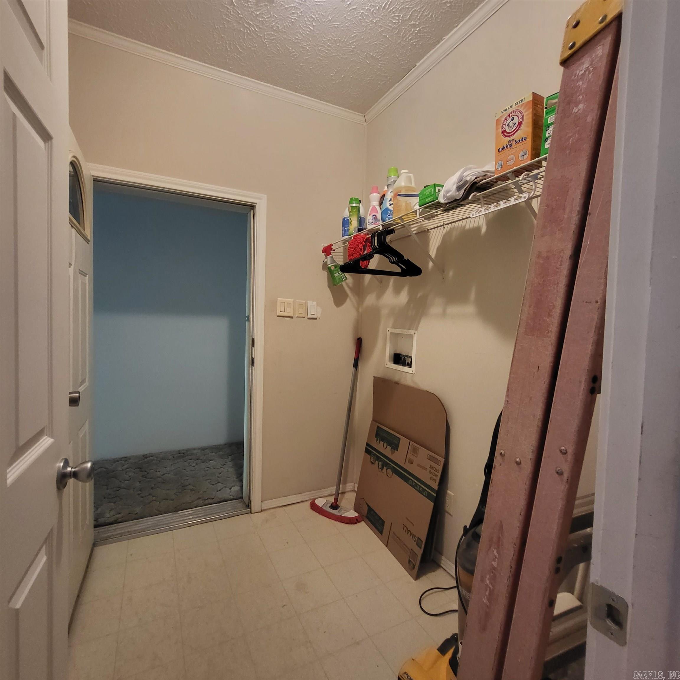 UNPLATTED ACREAGE - Residential