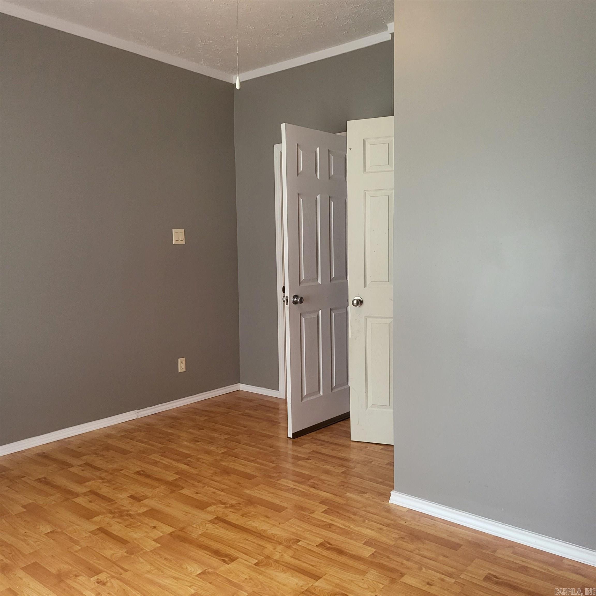 UNPLATTED ACREAGE - Residential