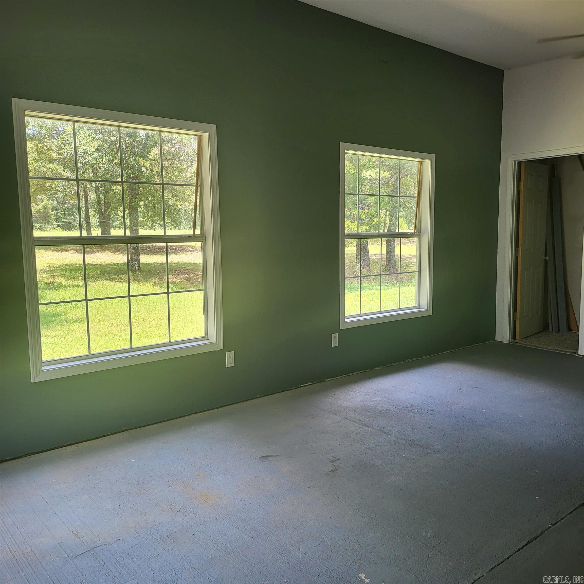 UNPLATTED ACREAGE - Residential