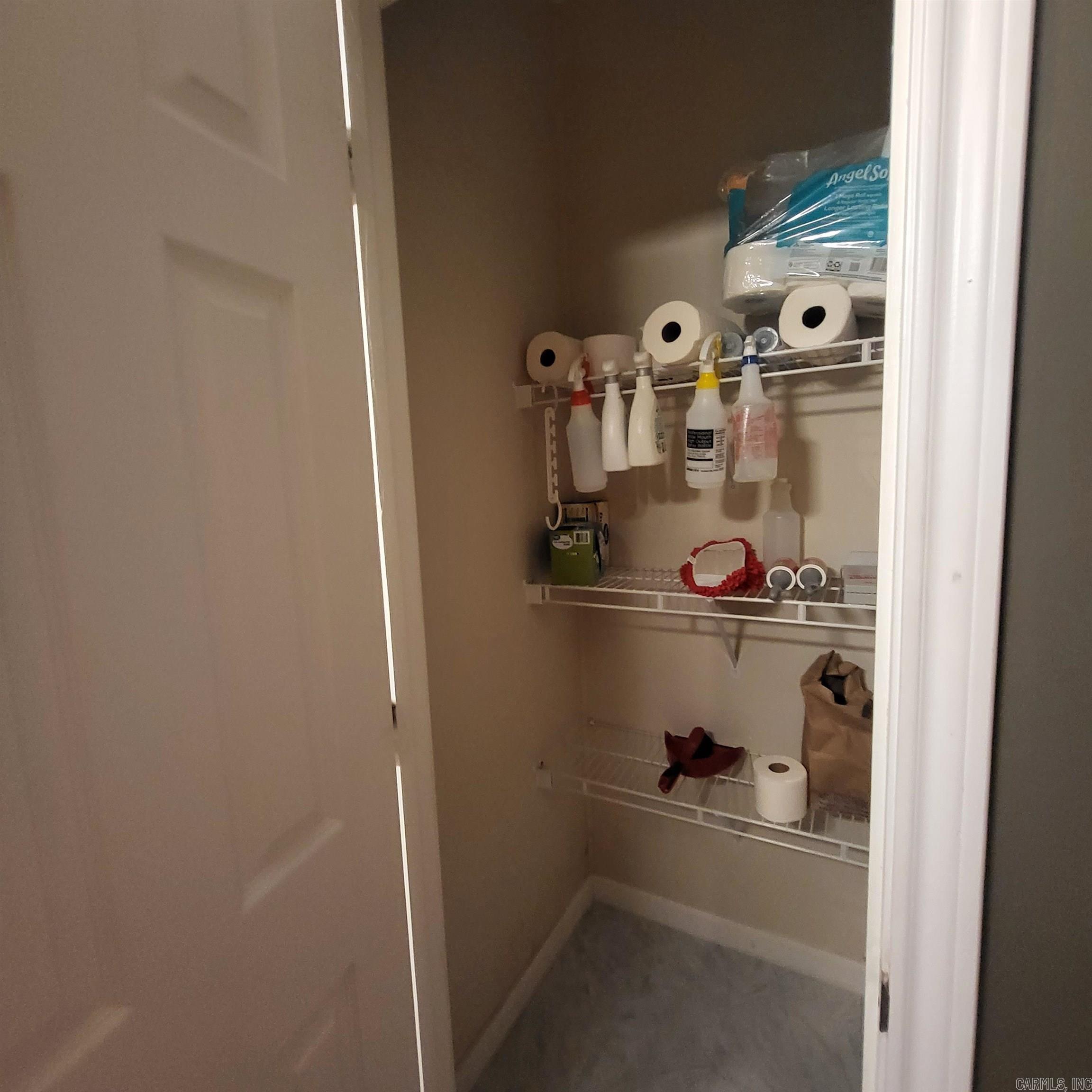 UNPLATTED ACREAGE - Residential