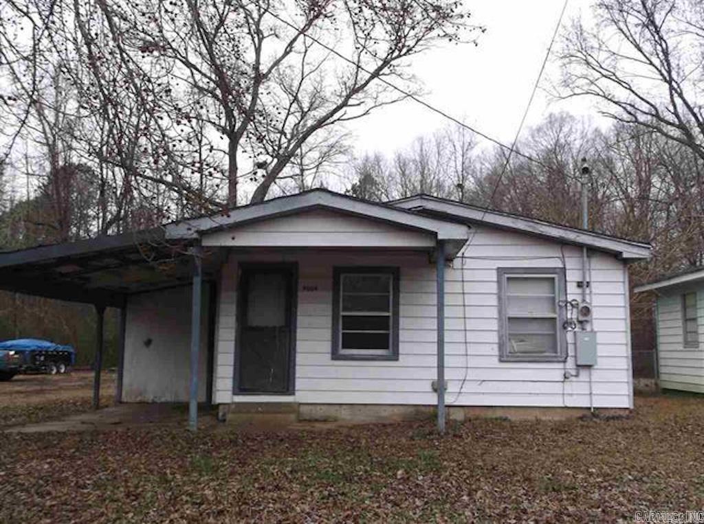 Investment special 2 Bedroom 1 Bath home. Currently leased for $685. See showing remarks