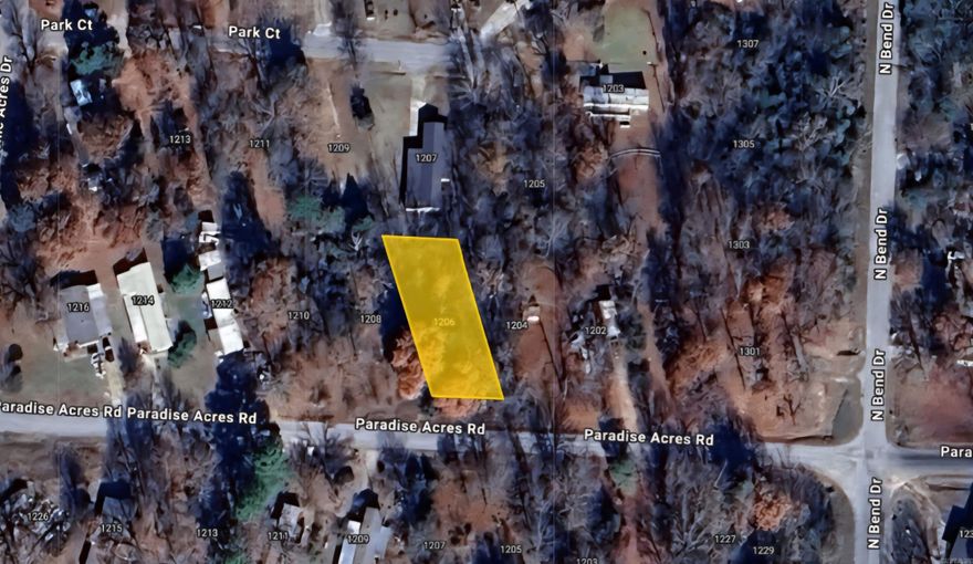 This area in Horseshoe Bend is for manufactured and mobile homes. It is a .18 (+/-) acre lot that is flat with a few trees with sewer and public water. You will love being minutes away from Crown, Diamond and Pioneer Lakes and local amenities. Property conveys a Limited Warranty Deed only. Call or text for more information.