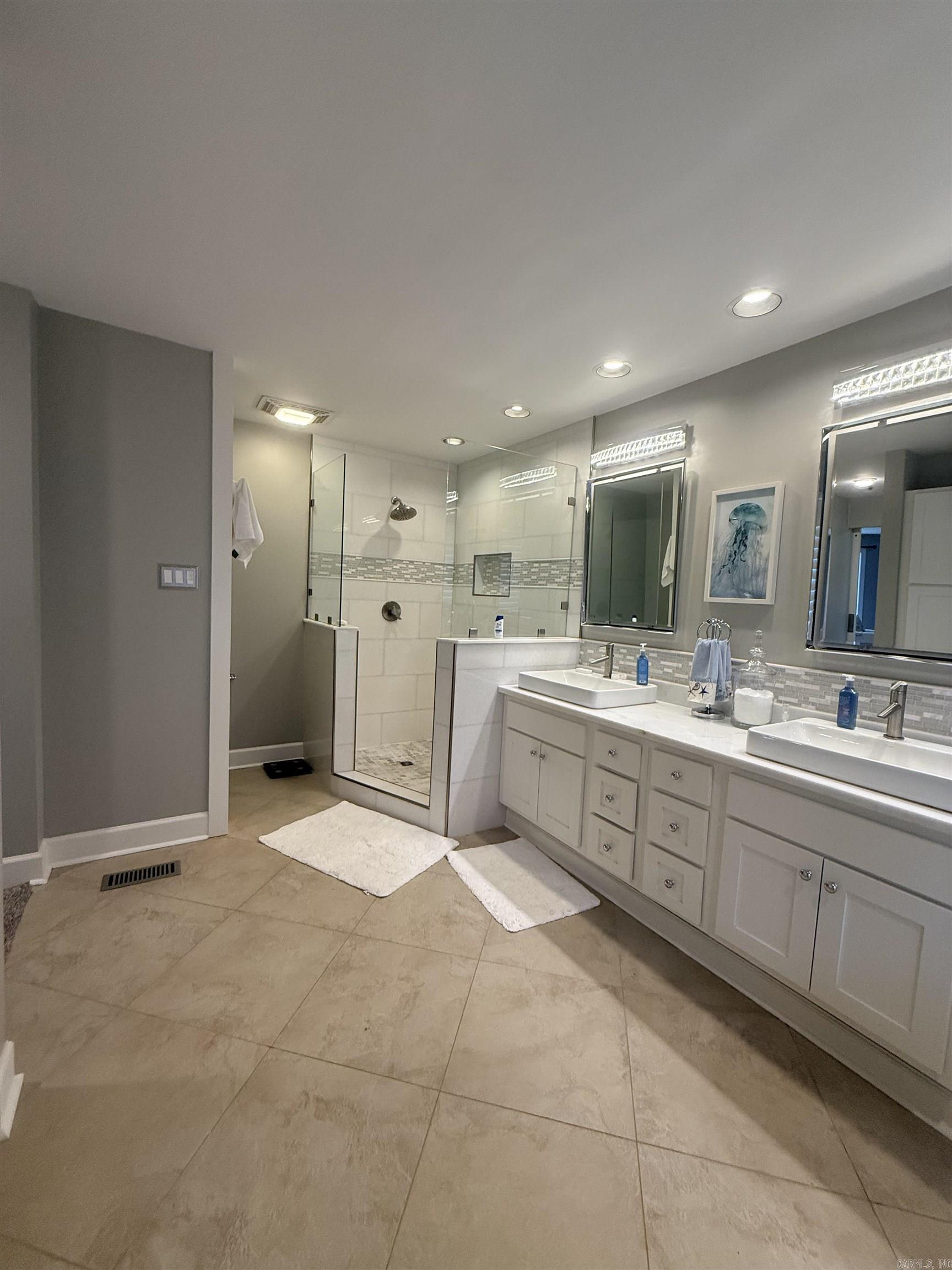 LONGLEA - Residential