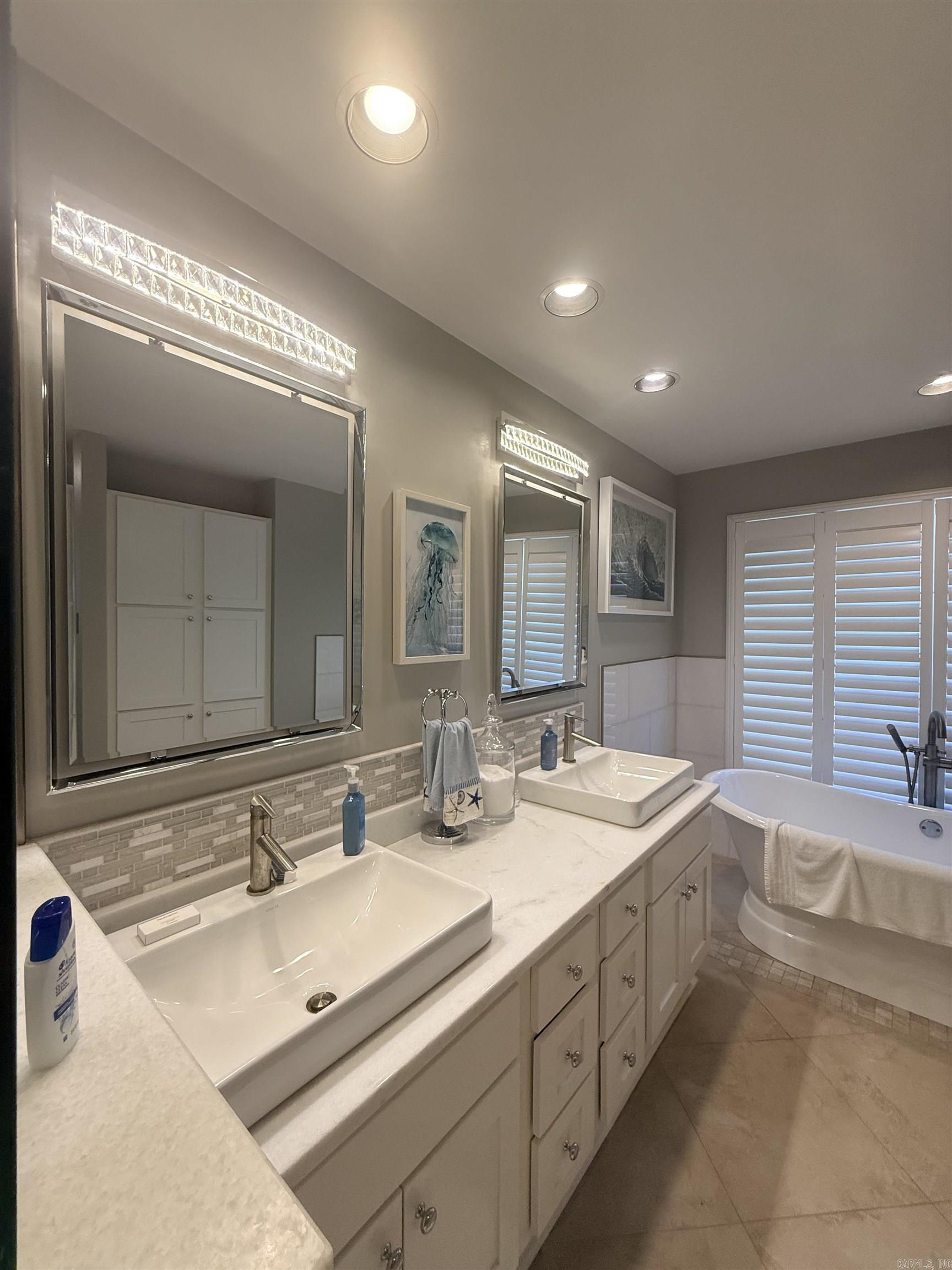 LONGLEA - Residential