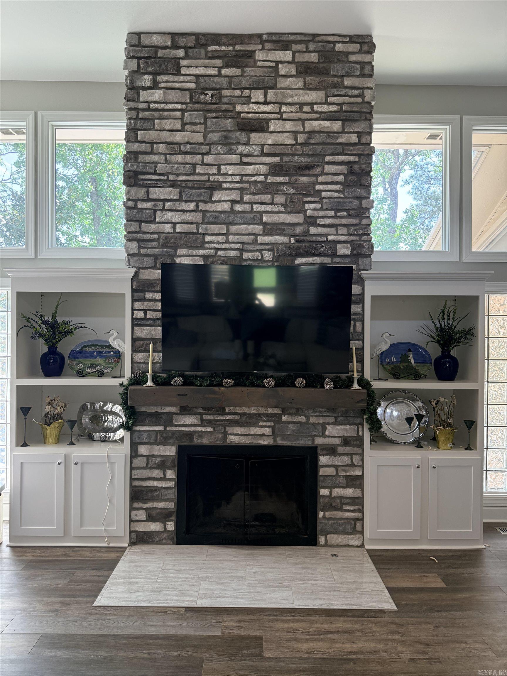 LONGLEA - Residential