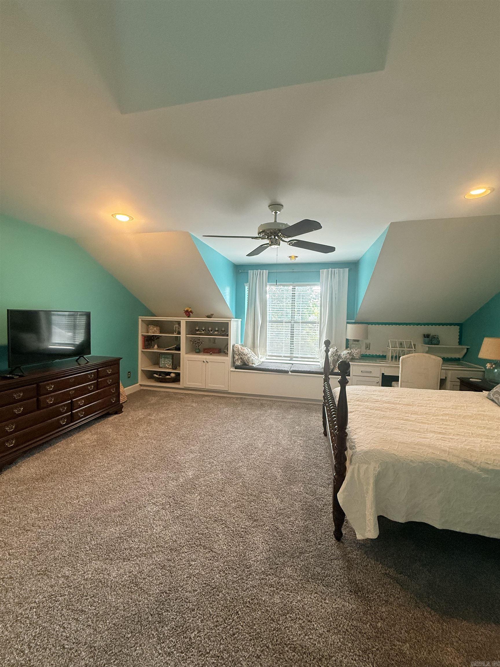 LONGLEA - Residential