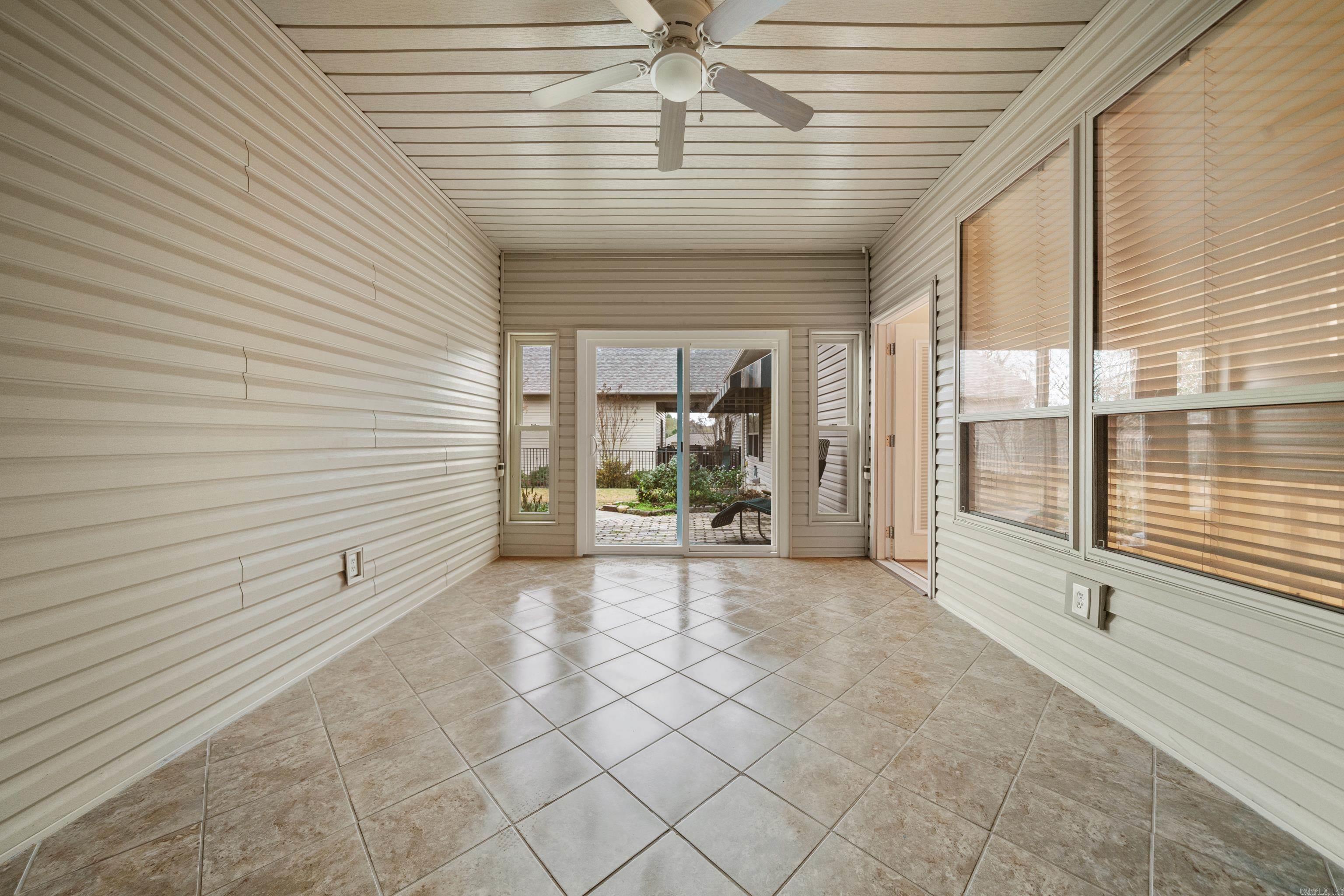 TOWNSQUARE - Residential