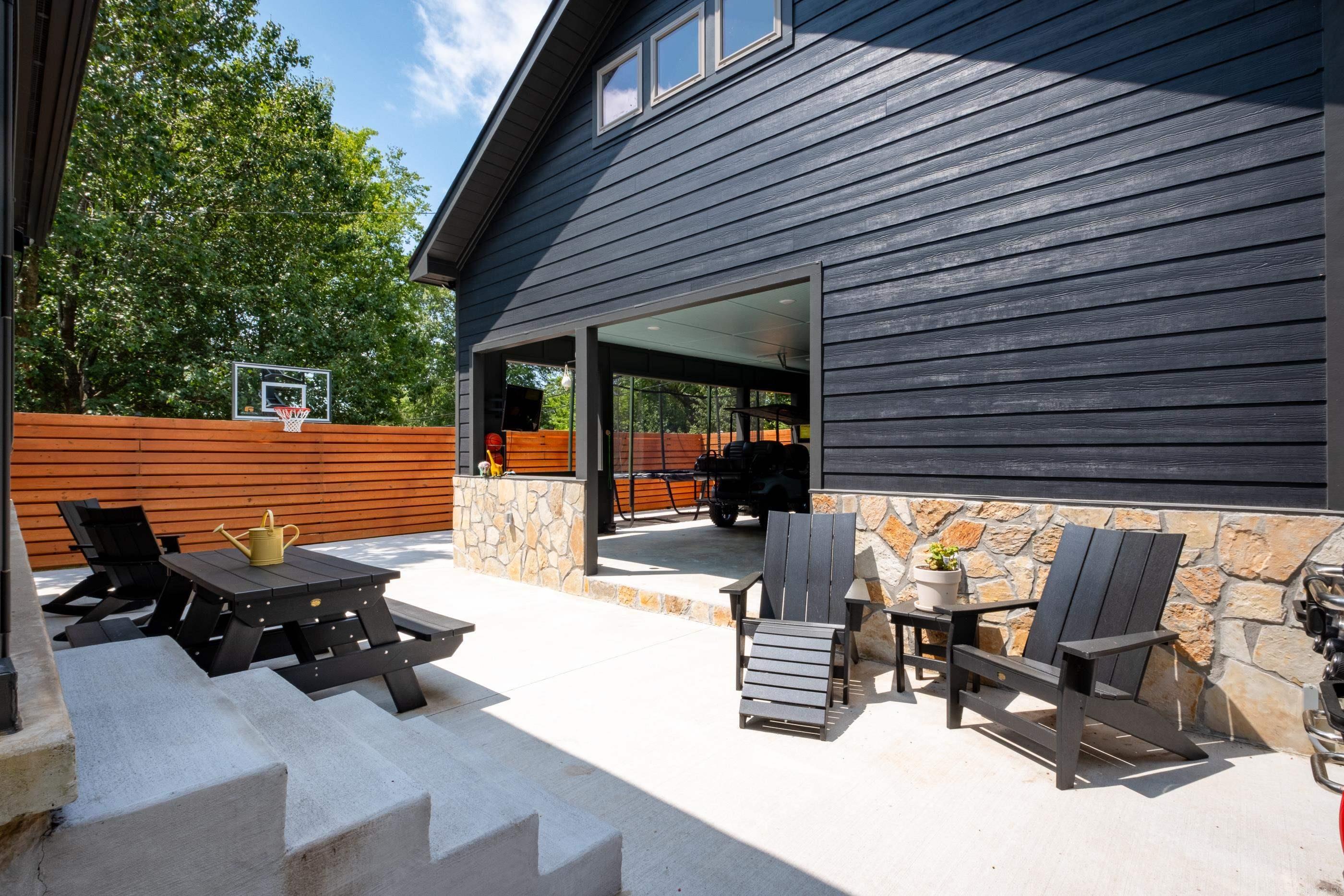 LINCOLN PARK - Residential