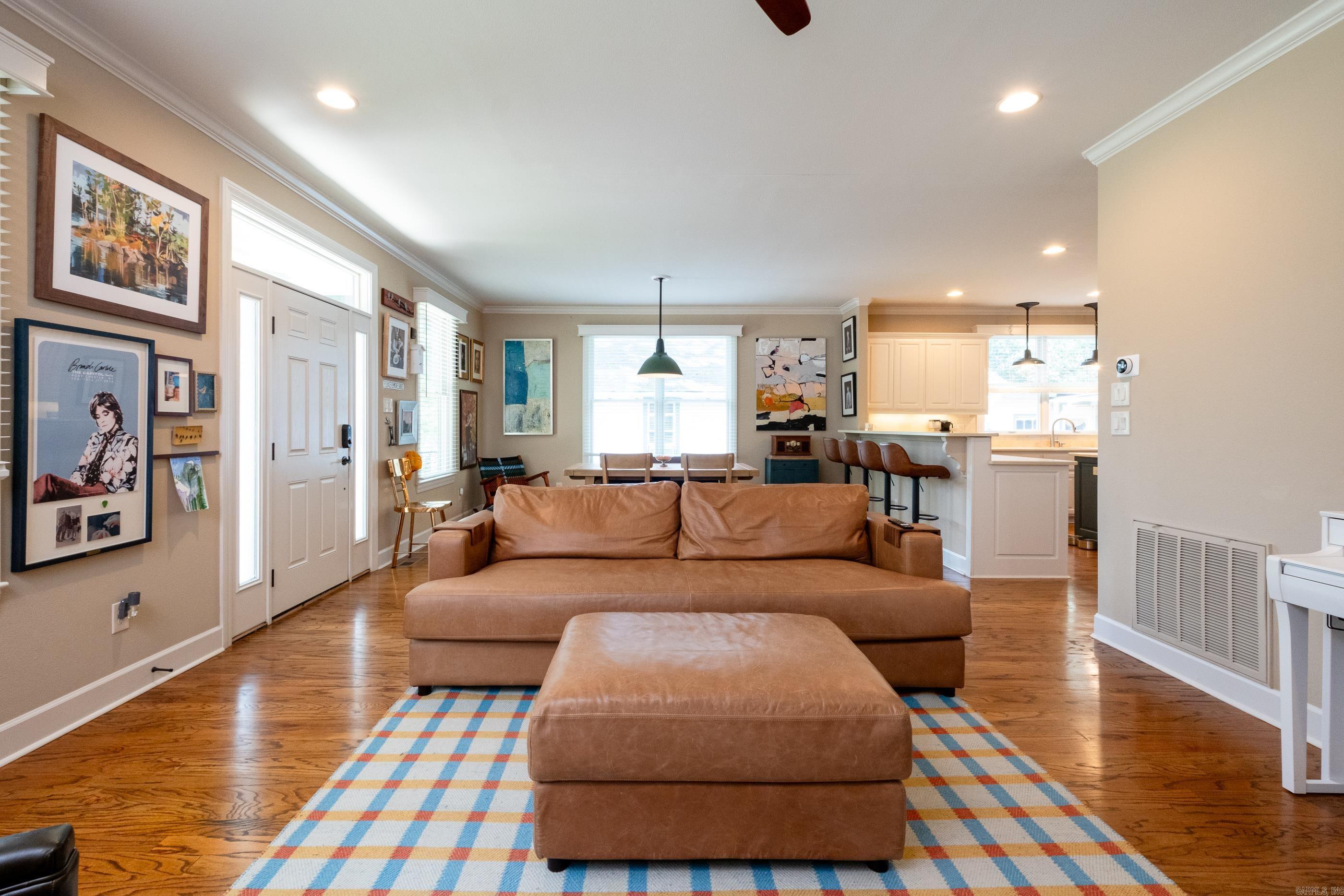 LINCOLN PARK - Residential