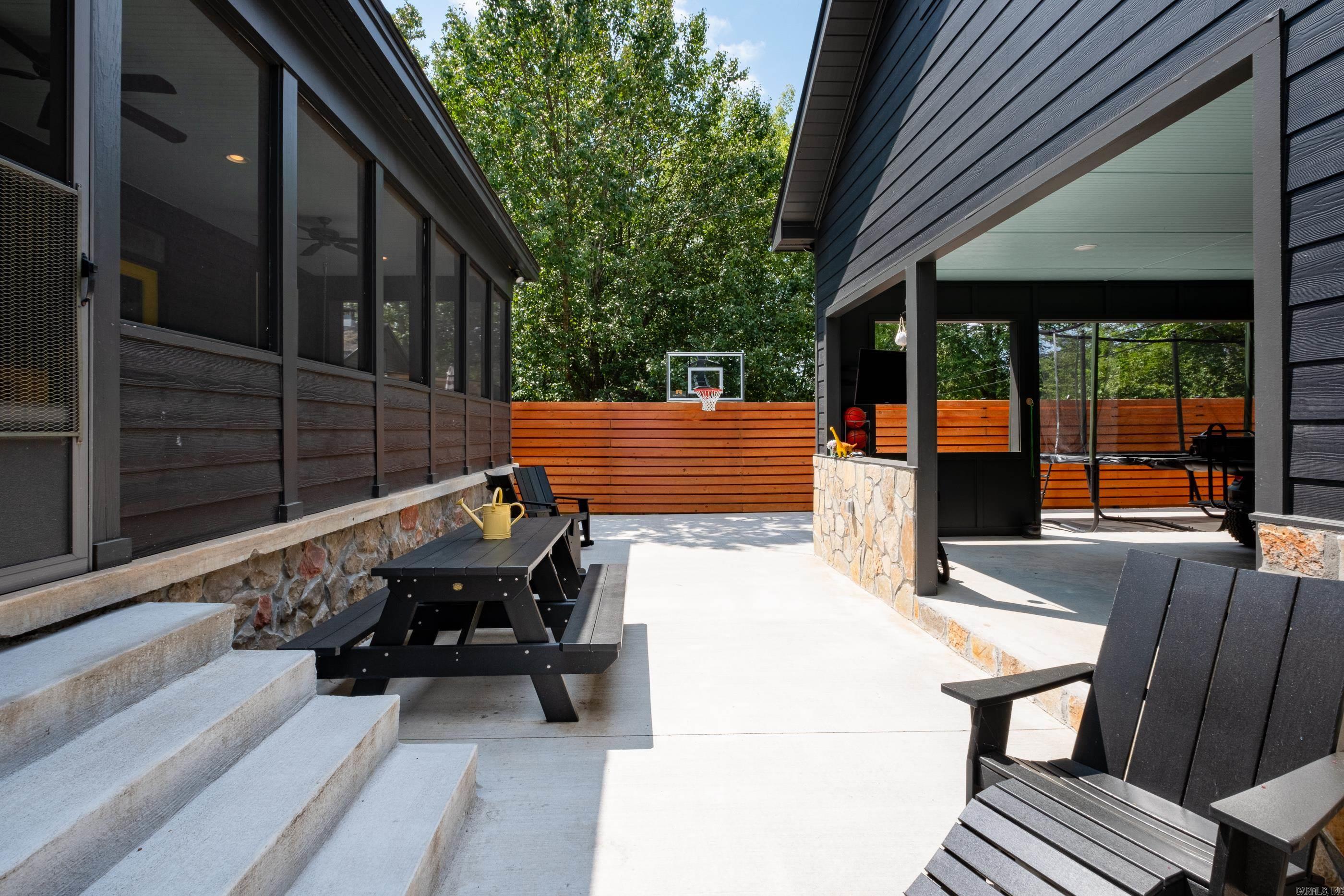 LINCOLN PARK - Residential