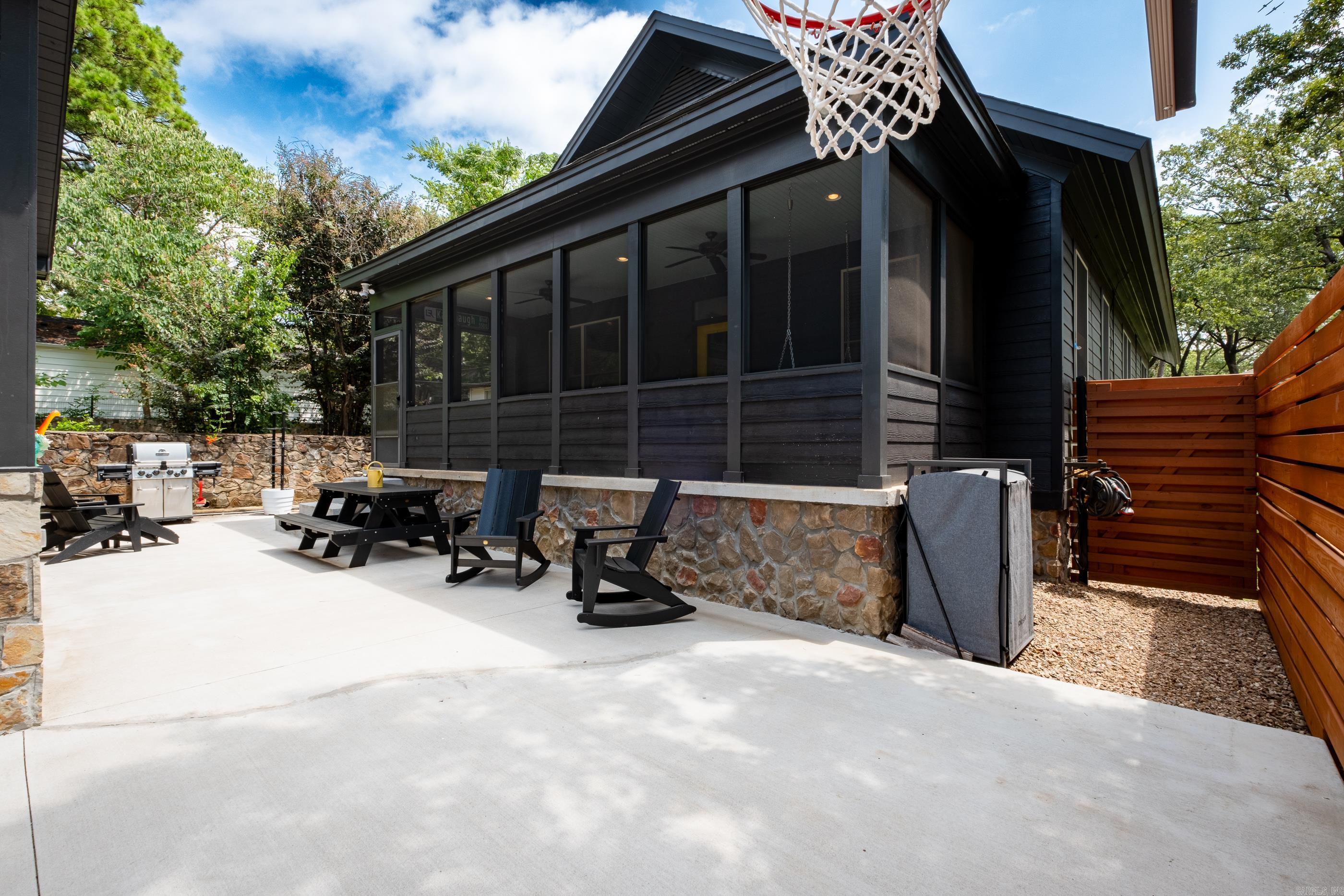 LINCOLN PARK - Residential