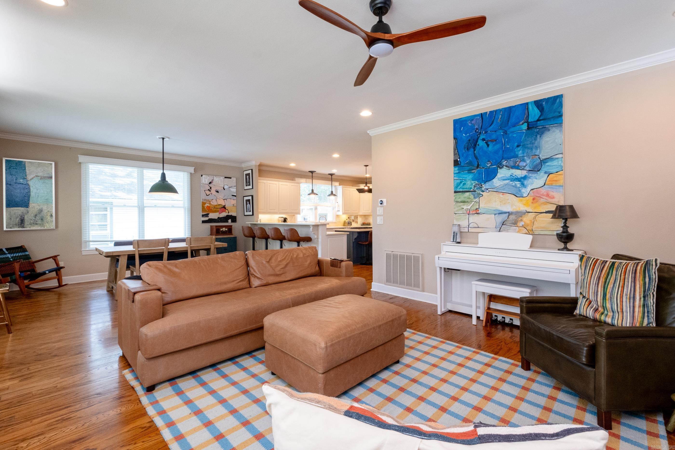 LINCOLN PARK - Residential