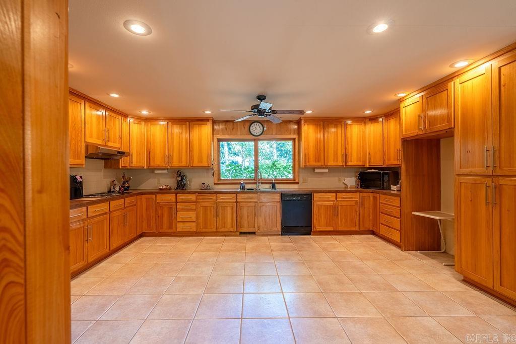 RIVER CREST - Residential