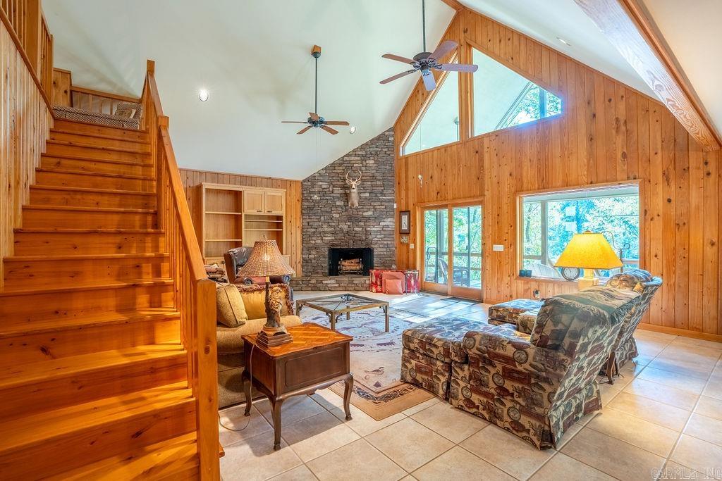 RIVER CREST - Residential