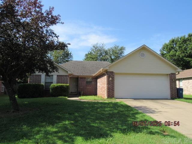 Well maintained 3-bedroom split plan home, tile in all wet areas, all kitchen appliances including refrigerator, separate laundry room with hook-ups, vaulted ceiling with laminate floors in living room, carpet in the bedrooms, 2-inch blinds throughout, fully fenced yard with patio, 2 car garage, gas & electric. Absolutely no pets! ***PLEASE NOTE WE DO NOT ADVERTISE ON CRAIGSLIST OR FACEBOOK. ANY LISTING OF OURS SEEN IS A SCAM!!!***