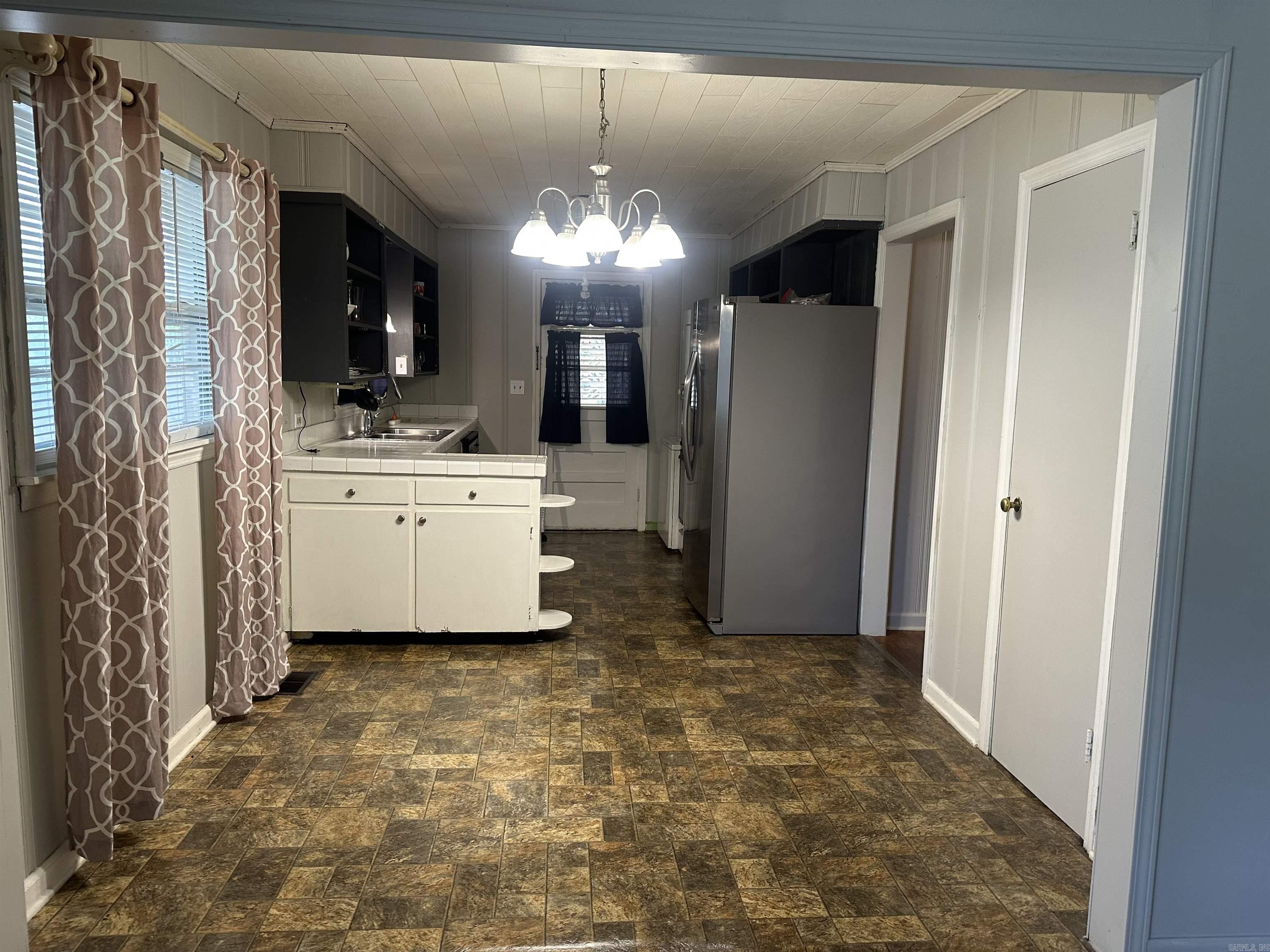 RHODES & TAYLOR - Residential