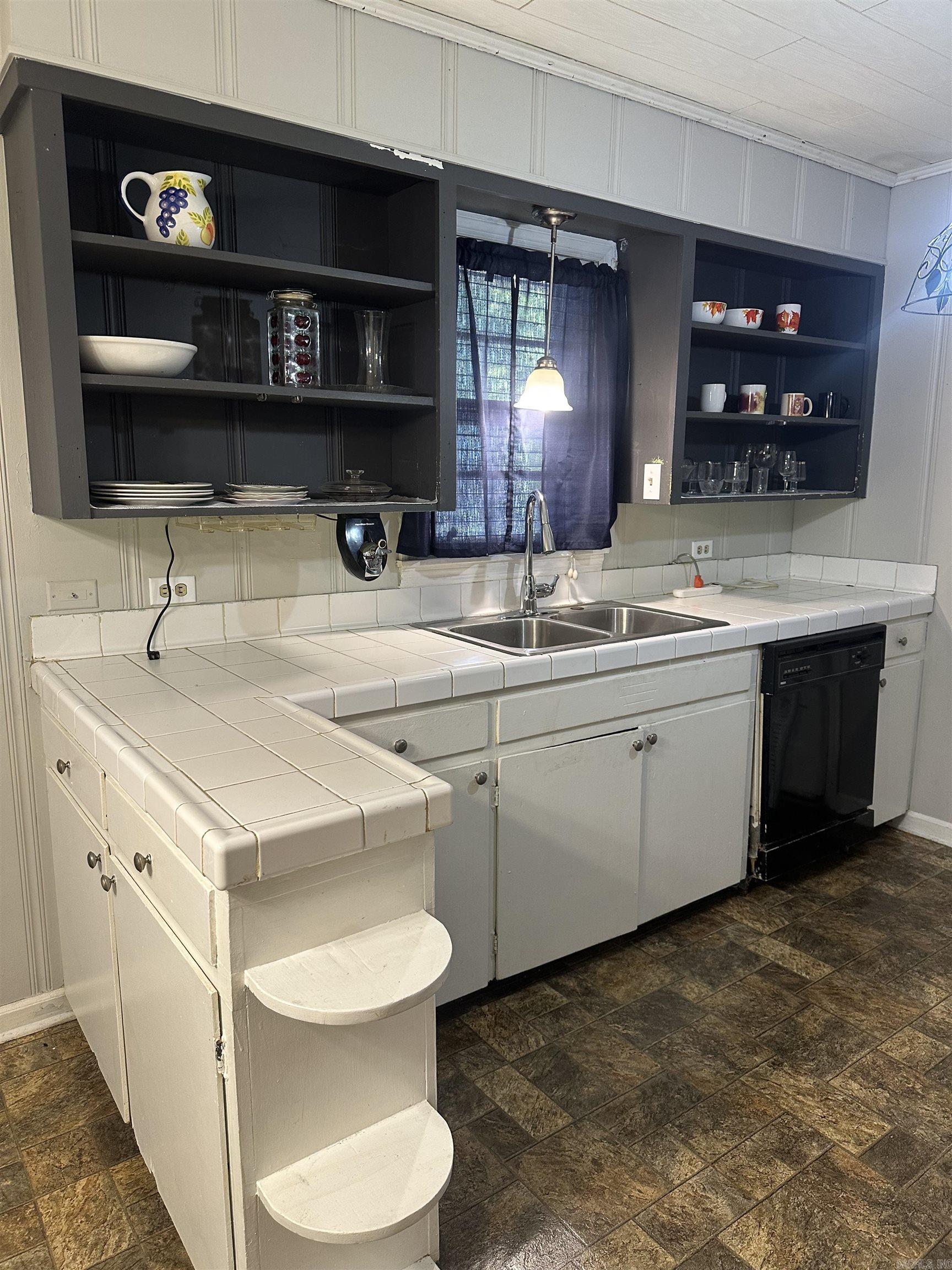 RHODES & TAYLOR - Residential