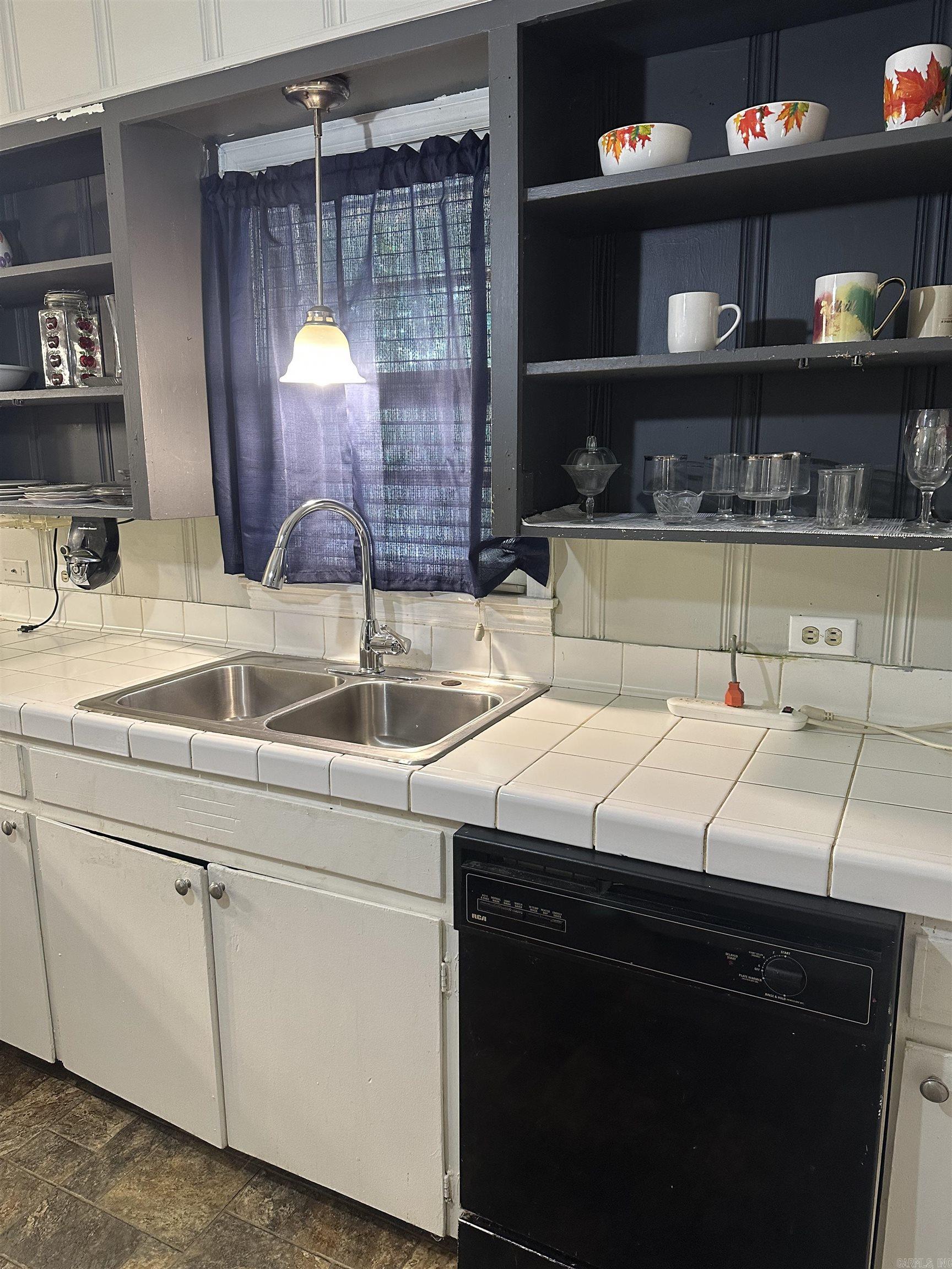 RHODES & TAYLOR - Residential