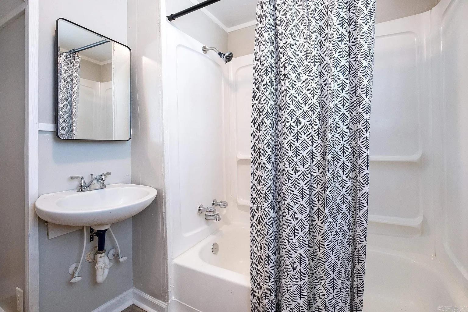 JONES & WORTHEN - Residential