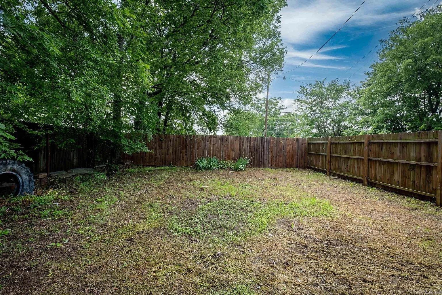 JONES & WORTHEN - Residential