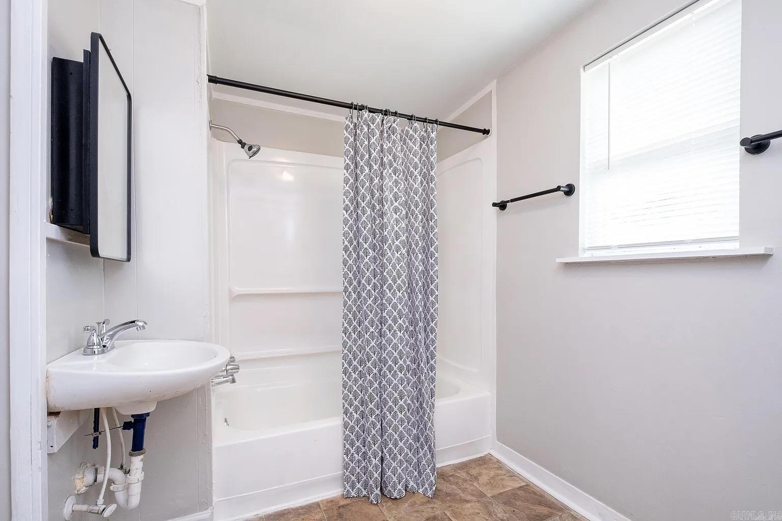 JONES & WORTHEN - Residential