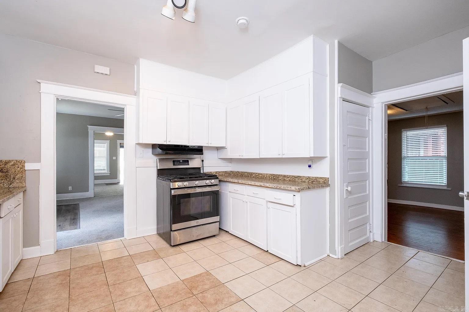 JONES & WORTHEN - Residential