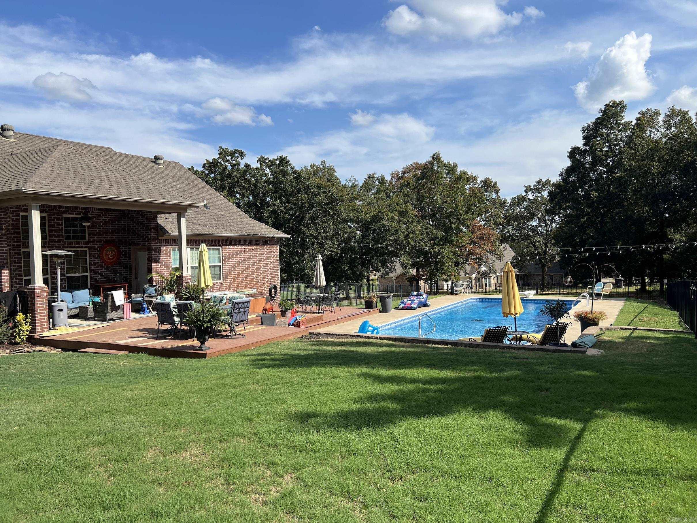 CLUB WEST ESTATES - Residential