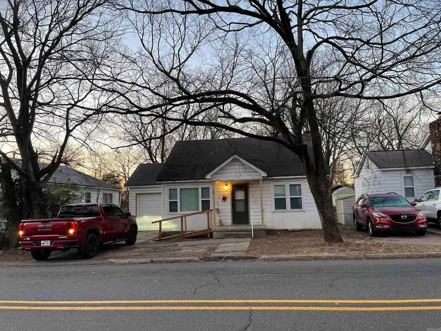 Great first home or investment home.