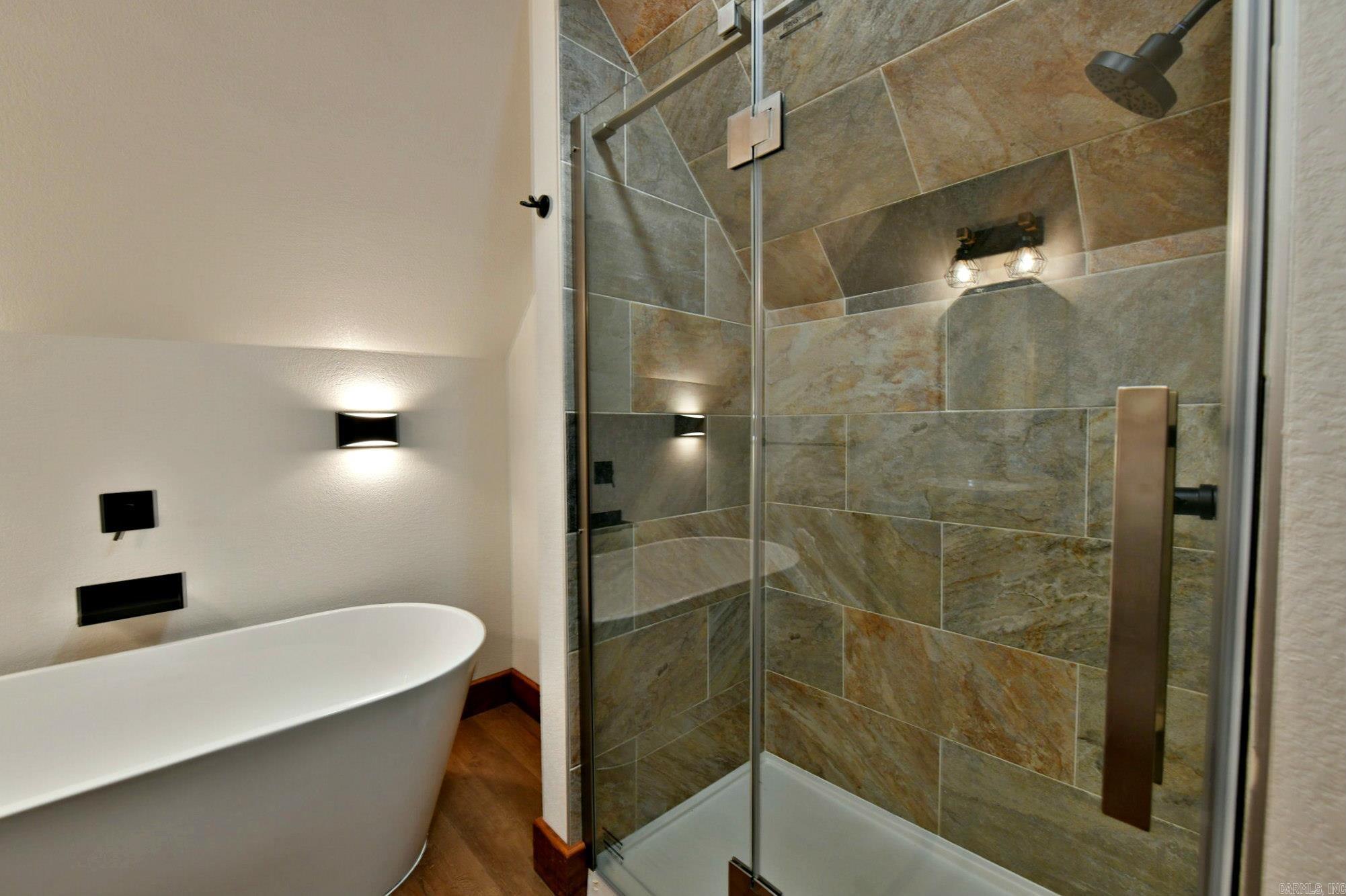 Mena Original - Residential Lease