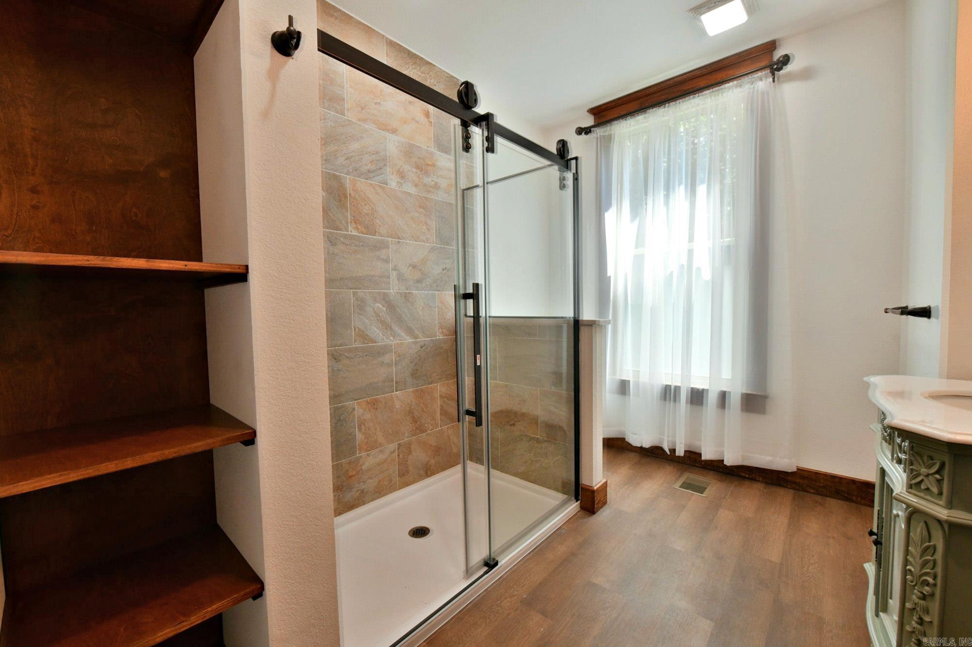 Mena Original - Residential Lease