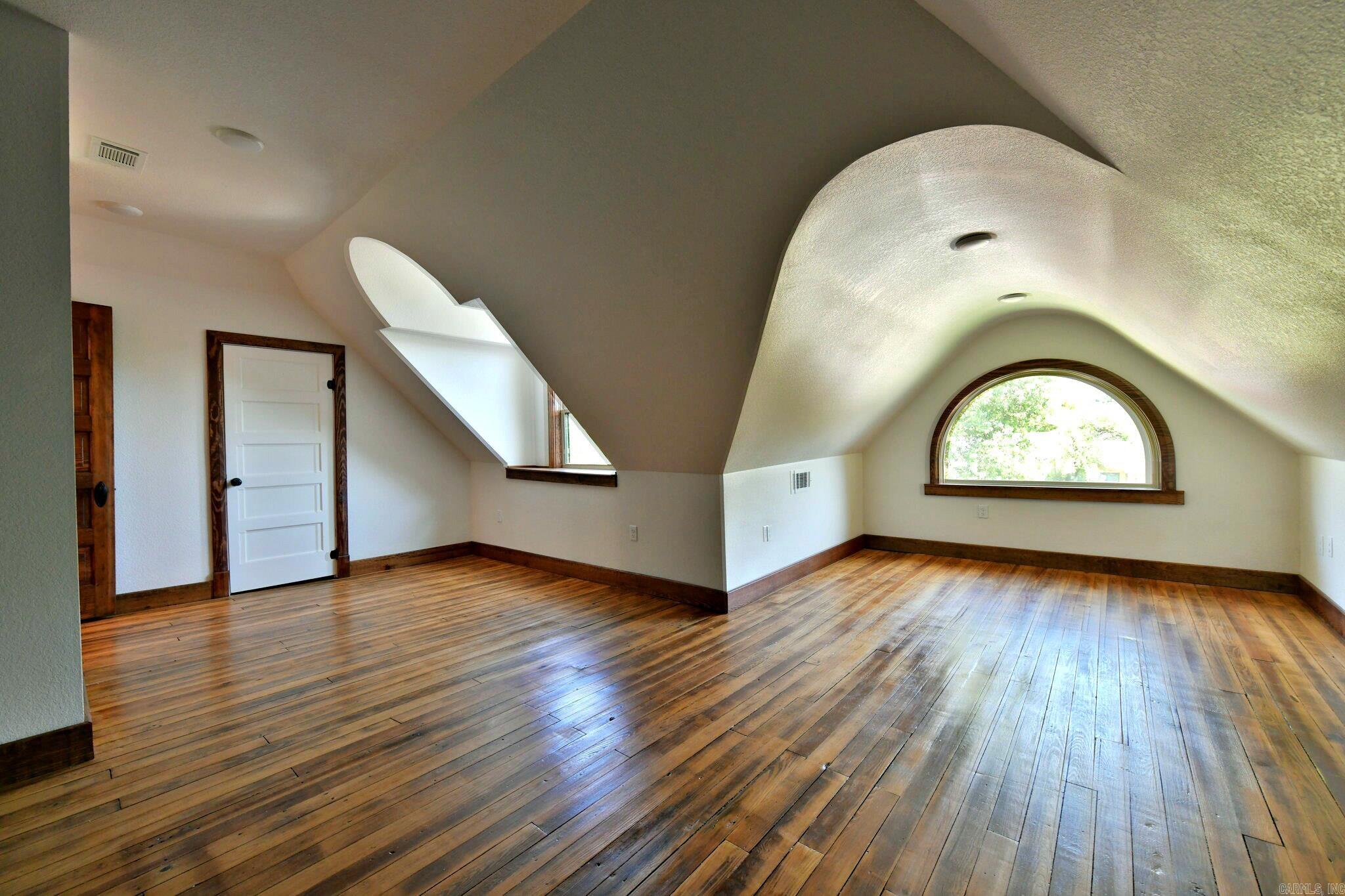 Mena Original - Residential Lease